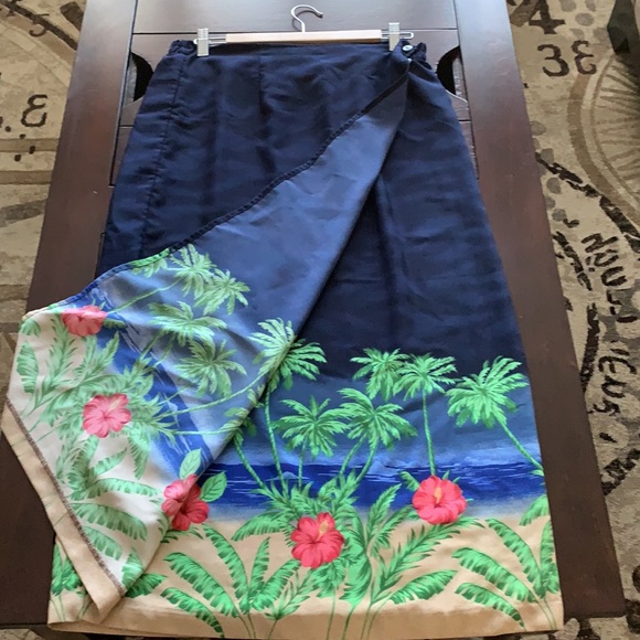 Summer skirt size 14 side button - Picture 3 of 3